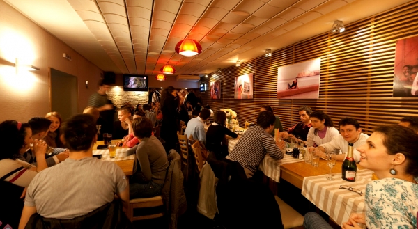 cazare Restaurant Marty Boulevard poza