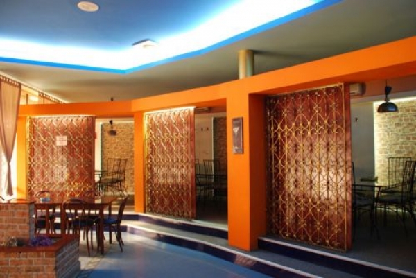 cazare Restaurant Traffic poza