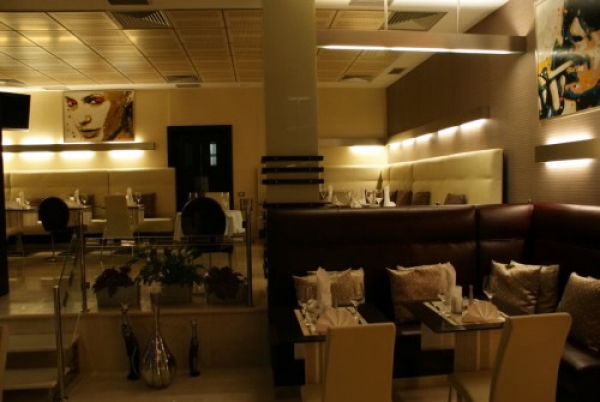 cazare Restaurant Club California poza