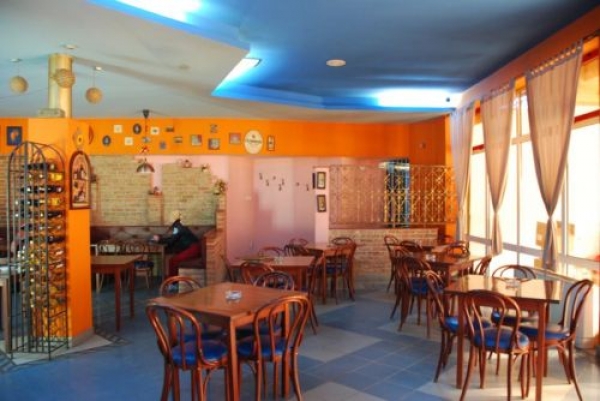 cazare Restaurant Traffic poza