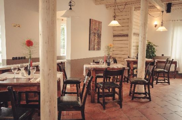 cazare Restaurant Tusa poza