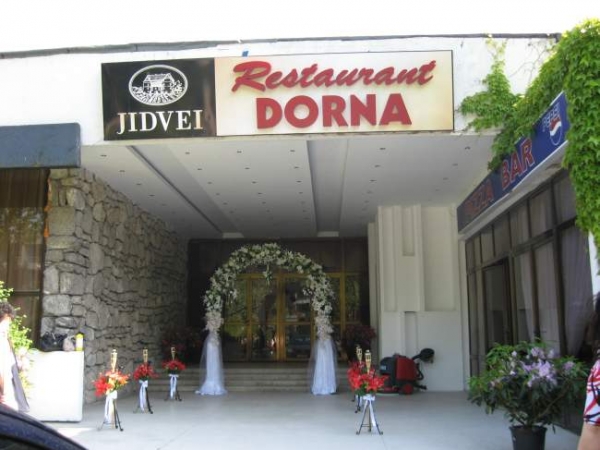 cazare Restaurant Petit Jardin poza