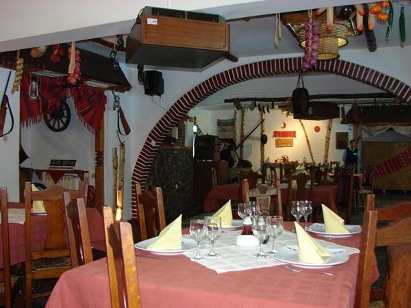 cazare Restaurant Casa Flora poza