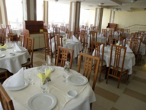 cazare Restaurant Comandor poza