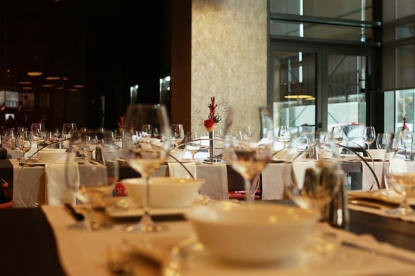 cazare Restaurant Golden Tulip Ana Dome poza