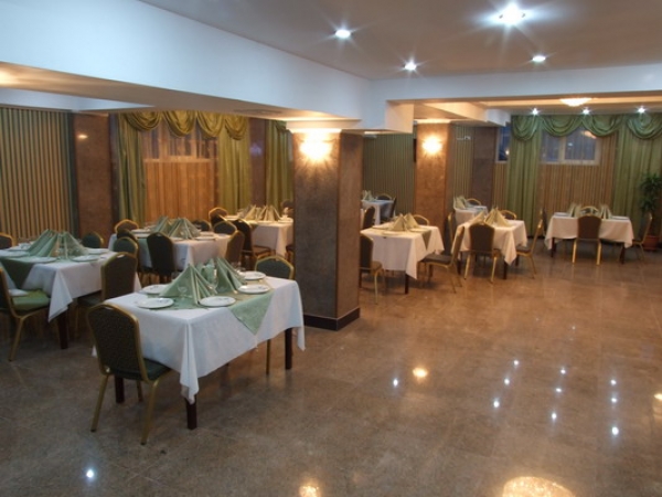 cazare Restaurant Smarald poza