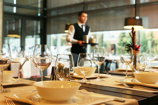 cazare Restaurant Golden Tulip Ana Dome poza