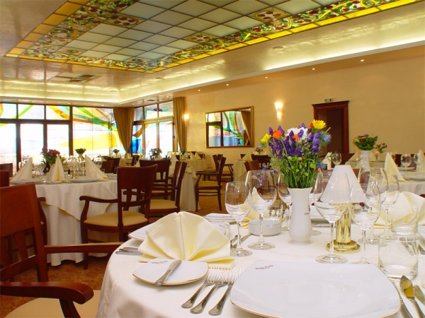 cazare Restaurant Opera Plaza poza