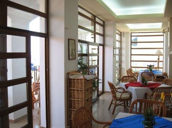 cazare Restaurant Trident poza