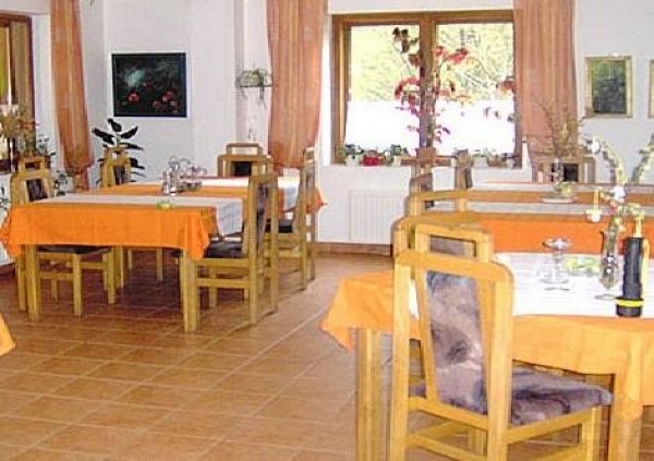 cazare Restaurant Casa Dalwec poza