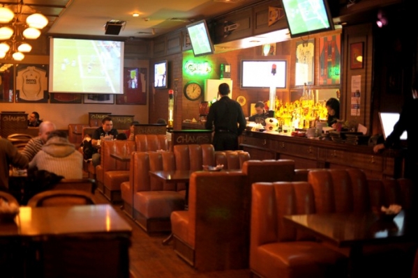 cazare Restaurant Champs poza