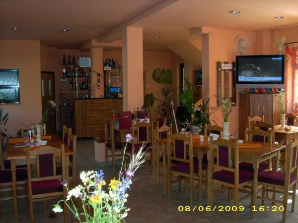 cazare Restaurant Roua De Munte poza