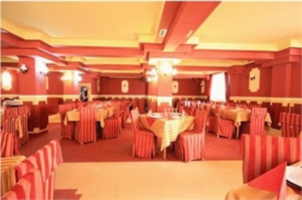 cazare Restaurant Trandafirul Galben poza