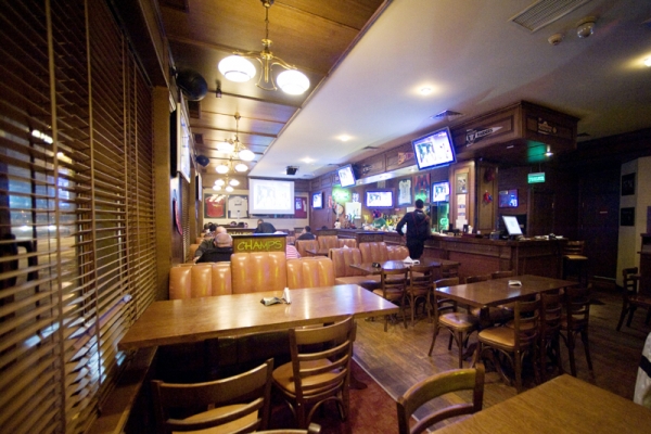 cazare Restaurant Champs poza