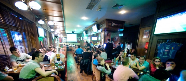 cazare Restaurant Champs poza