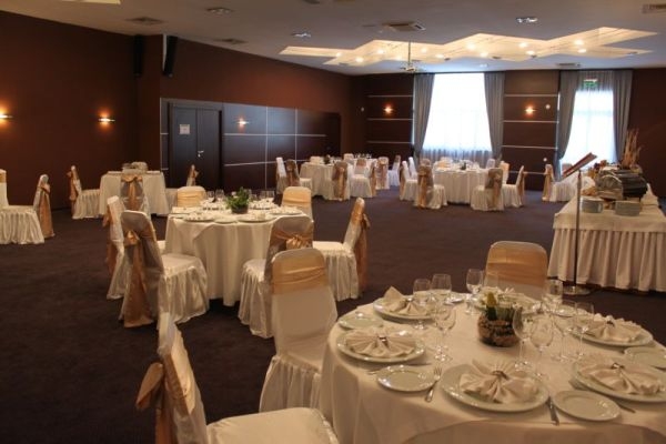 cazare Restaurant Clermont poza