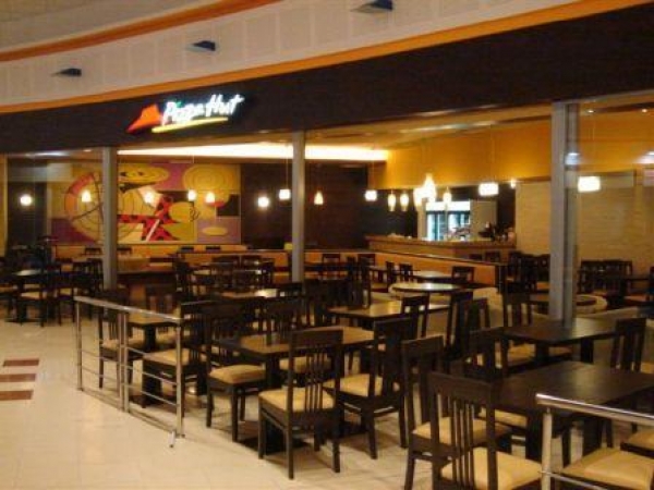 cazare Restaurant Champions poza