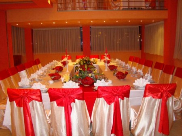 cazare Restaurant Plus poza