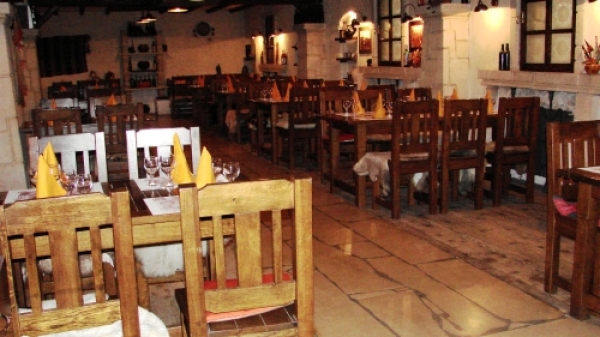 cazare Restaurant Irisa poza