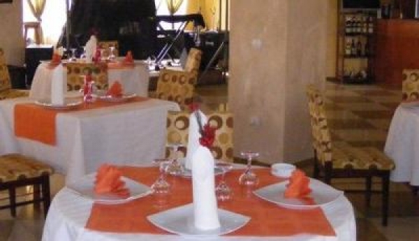 cazare Restaurant Nobless poza