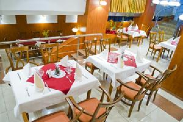 cazare Restaurant Samaa poza