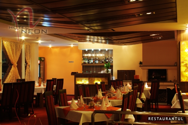 cazare Restaurant Neon poza