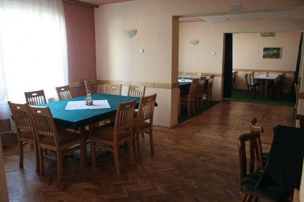 cazare Restaurant Merkur poza