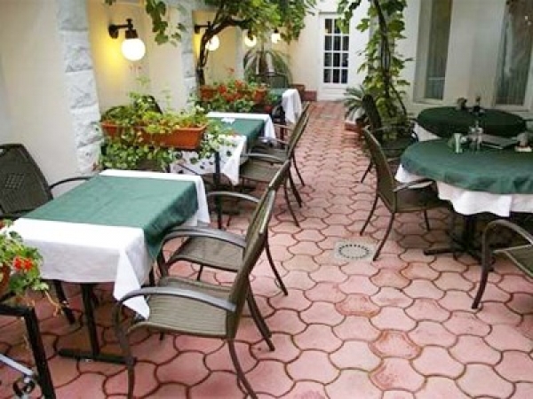 cazare Restaurant Tivoli poza