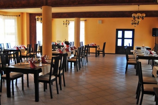 cazare Restaurant Casa cu Flori poza