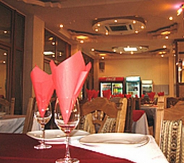 cazare Restaurant Occident poza