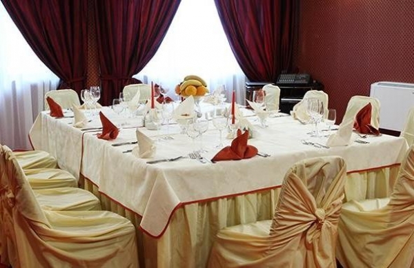 cazare Restaurant Brilliant Plaza poza