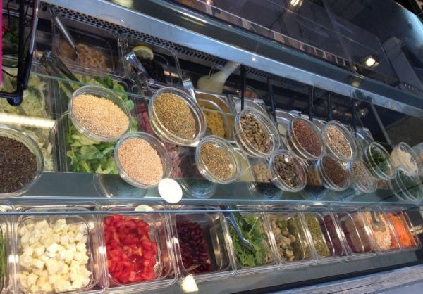 cazare Restaurant Revoir poza