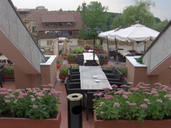 cazare Restaurant Hotel President poza