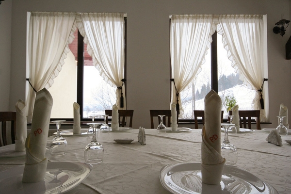 cazare Restaurant Dornelor poza