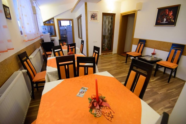 cazare Restaurant Dealul Melcilor din Brasov poza