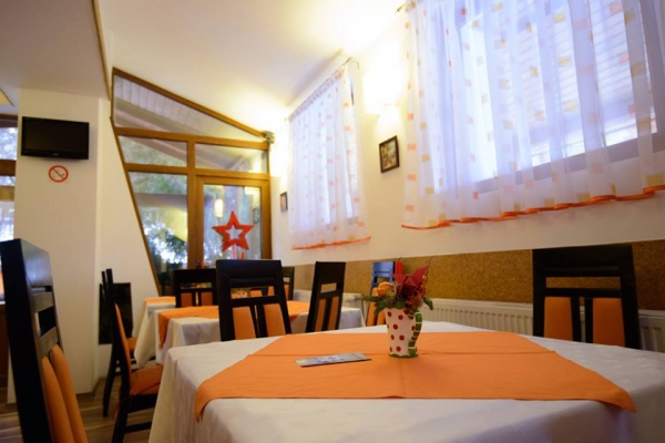 cazare Restaurant Dealul Melcilor din Brasov poza