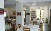 cazare Restaurant Castania poza
