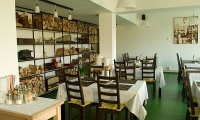 cazare Restaurant Sus In Sat poza