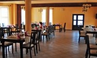 cazare Restaurant Casa cu Flori poza